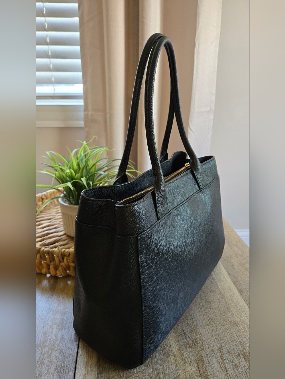 Coach Black Leather Tote Bag with Gold Hardware - Picture 3 of 10